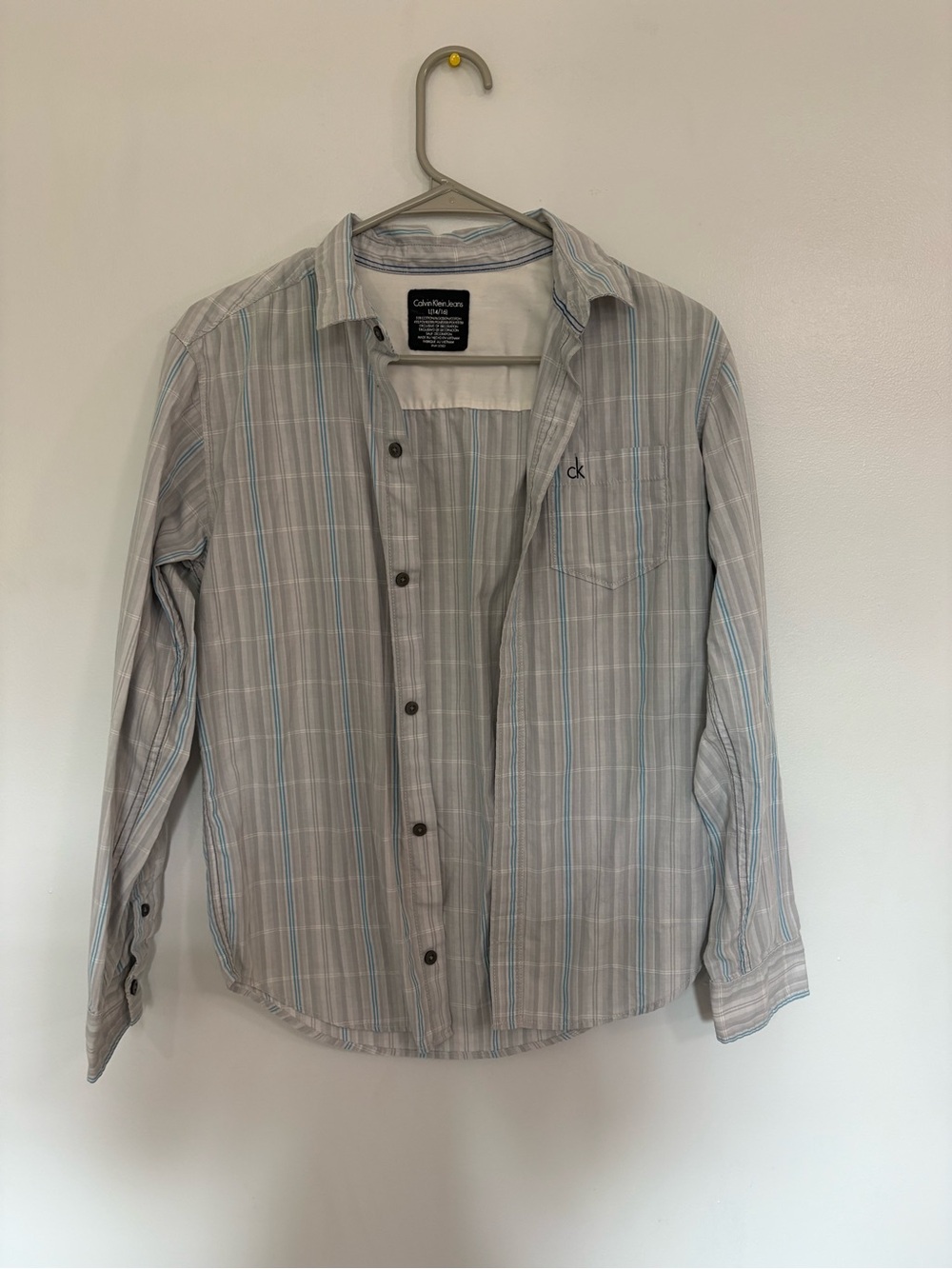 Calvin Klein Men’s Light Gray Plaid Button-Down Shirt